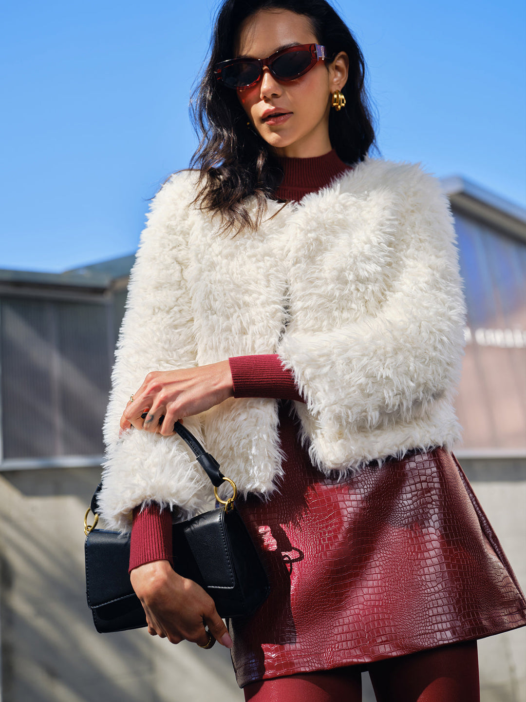 Veste Courte en Fausse Fourrure | Douce et Glamour | Coupe Élégante
