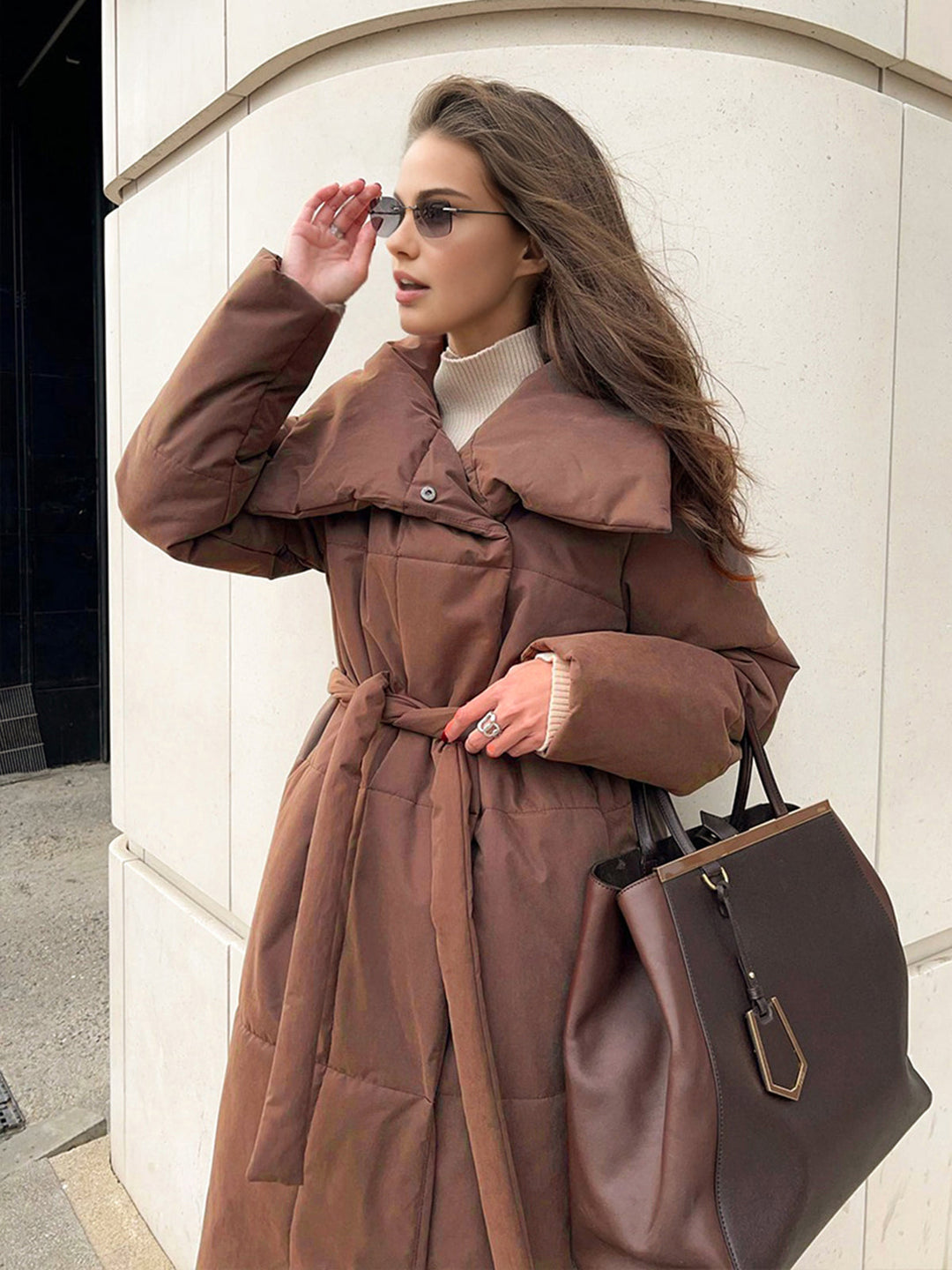 Manteau Long Matelassé Marron Chocolat | Col Oversize | Élégant et Confortable