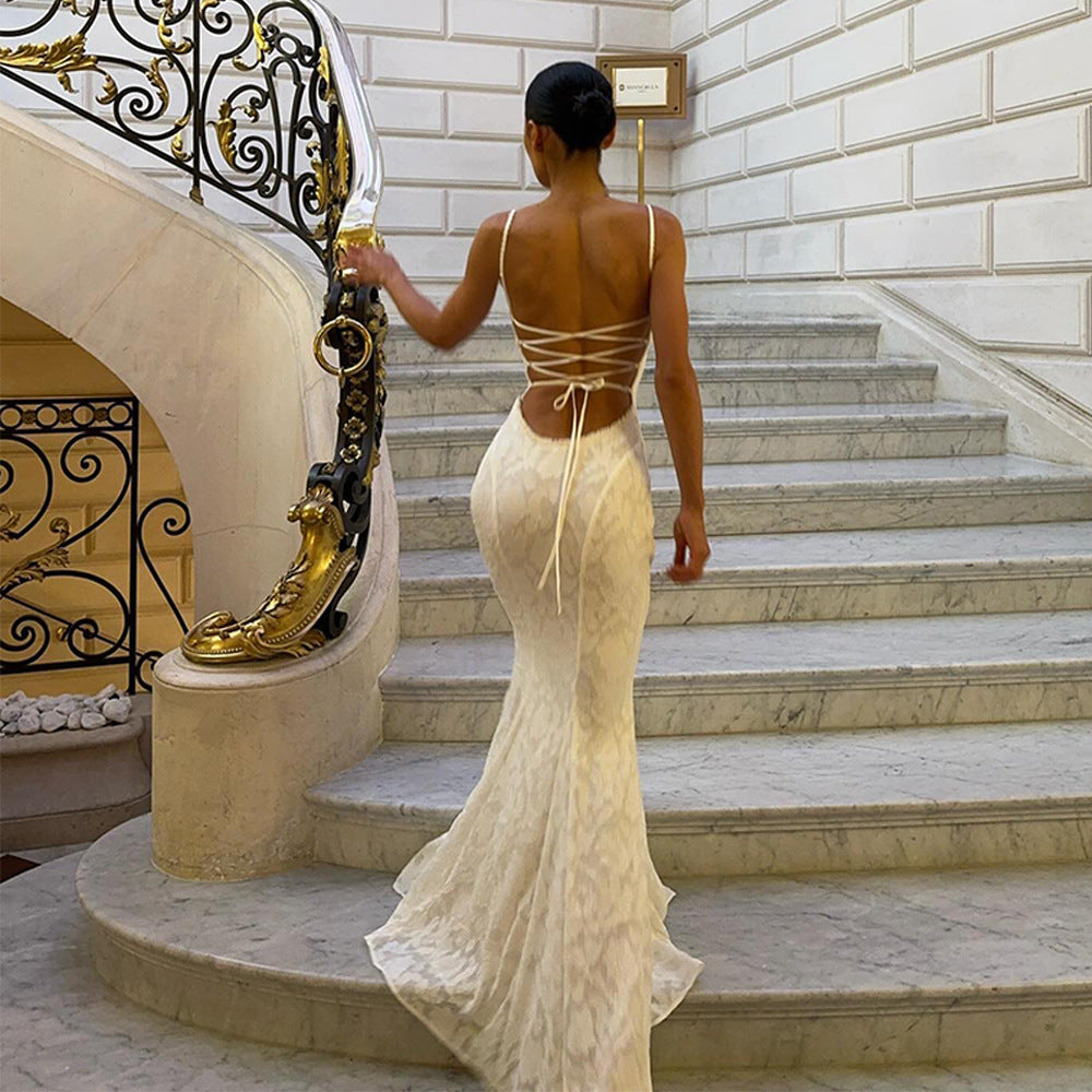 Robe Éclat Ivoire – Coupe Élégante & Lumière d’Été Chic