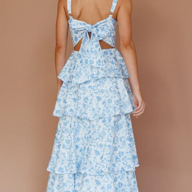 Robe Longue Volantée – Bleu Ciel & Légèreté d’Été