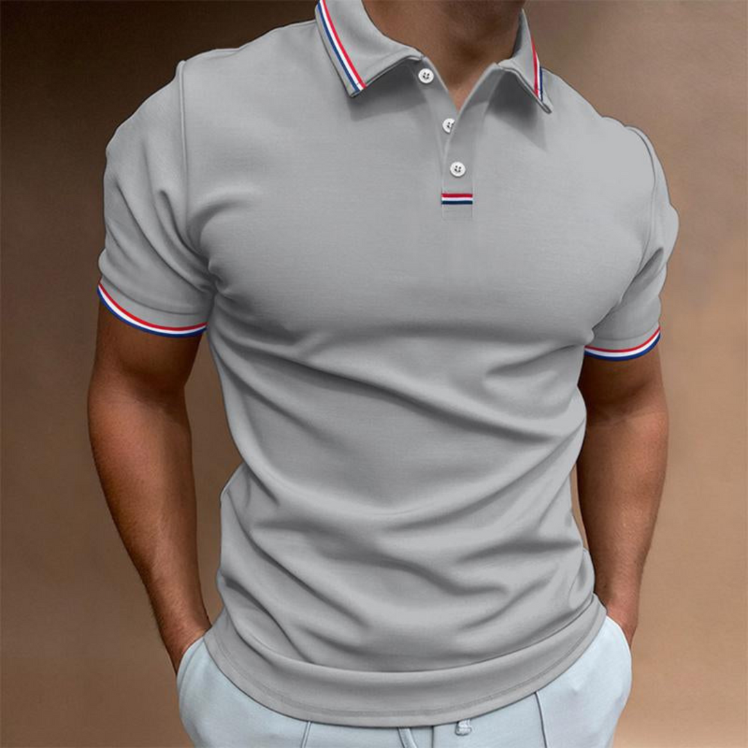 Polo Léandre, le polo léandre mise sur une coupe uni et un col rayé signature