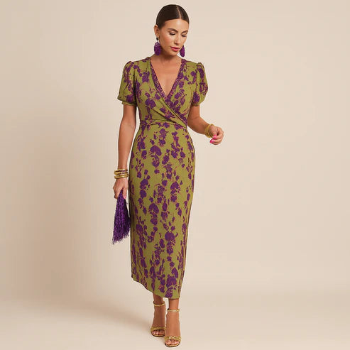 Robe Portefeuille Fleurie – Style Bohème & Coupe Fluide