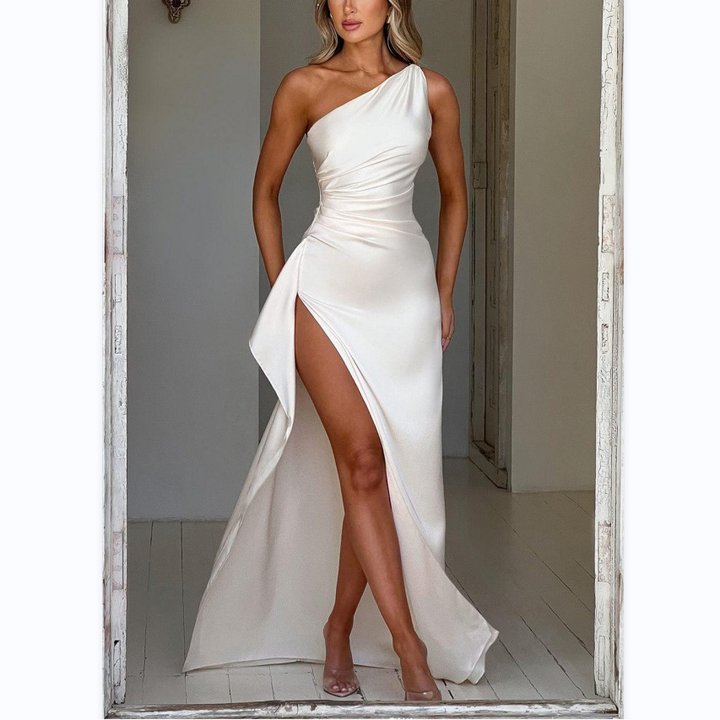 Brona | Robe asymétrique avec fente pour femmes