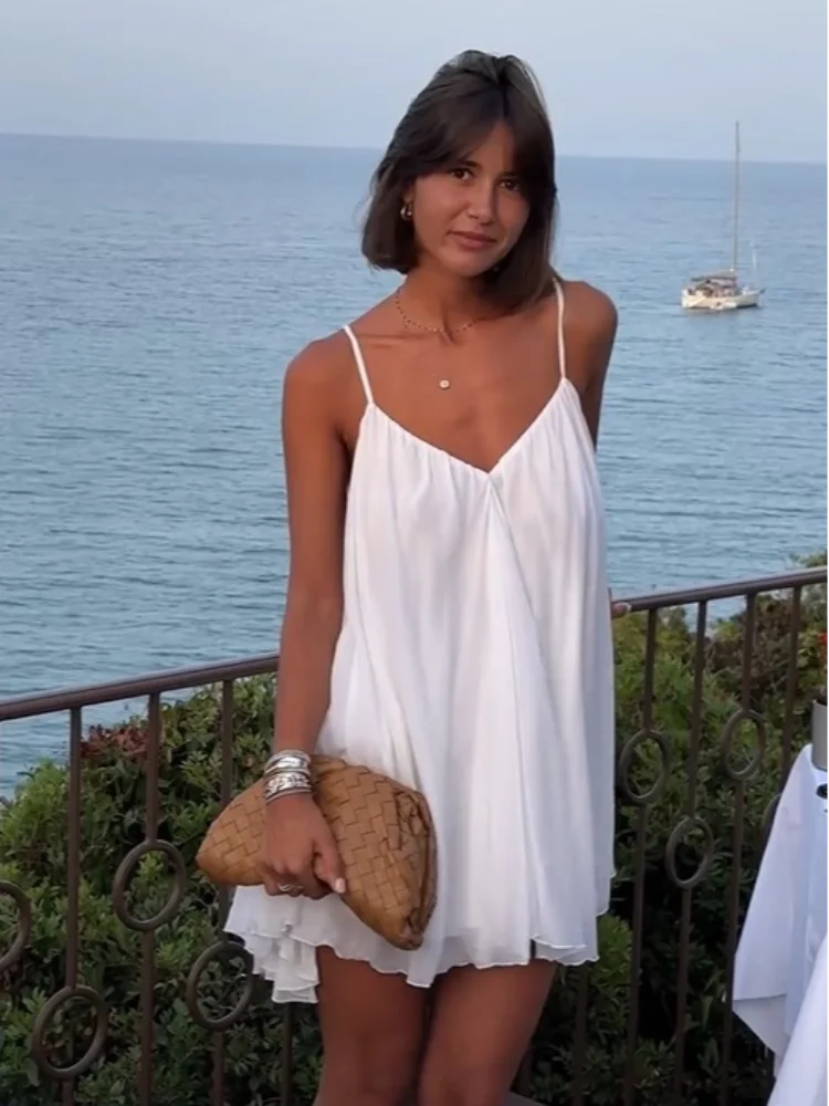 Robe Légère Écume – Blanc Été & Coupe Fluide Bohème