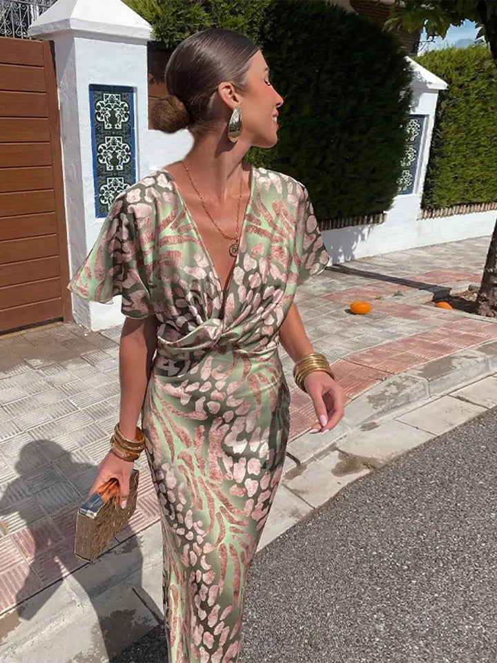 Robe Longue Drapée – Imprimé Abstrait & Coupe Fluide Chic