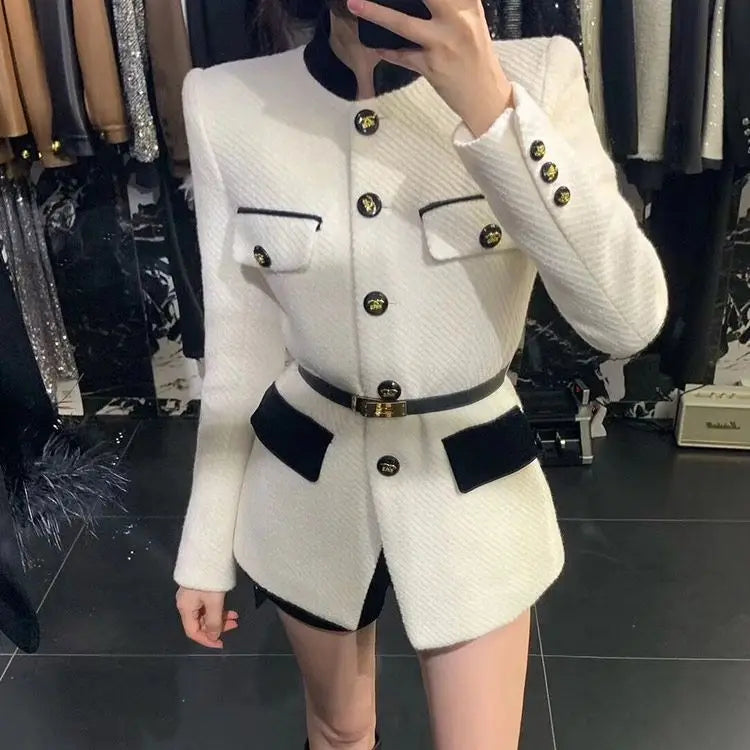 Veste Structurée à Ceinture | Col Officier | Élégance Intemporelle