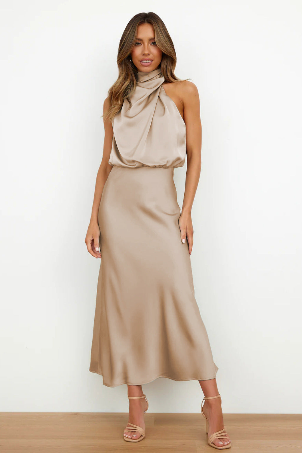 Nina | Robe midi satinée à col halter pour femmes