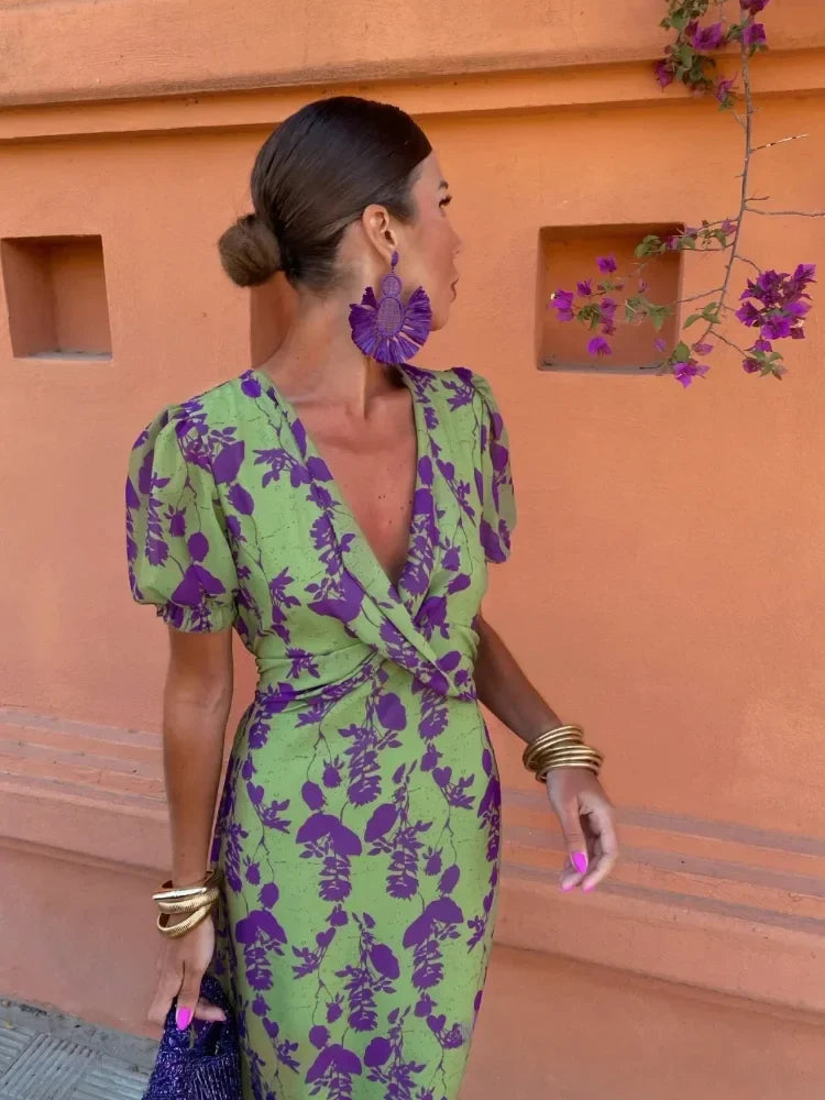 Robe Portefeuille Fleurie – Style Bohème & Coupe Fluide