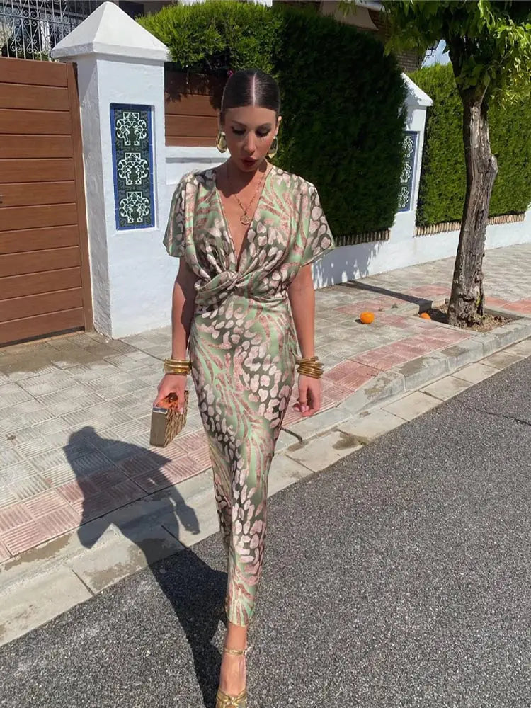 Robe Longue Drapée – Imprimé Abstrait & Coupe Fluide Chic