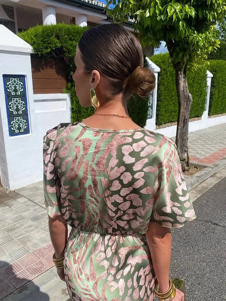 Robe Longue Drapée – Imprimé Abstrait & Coupe Fluide Chic