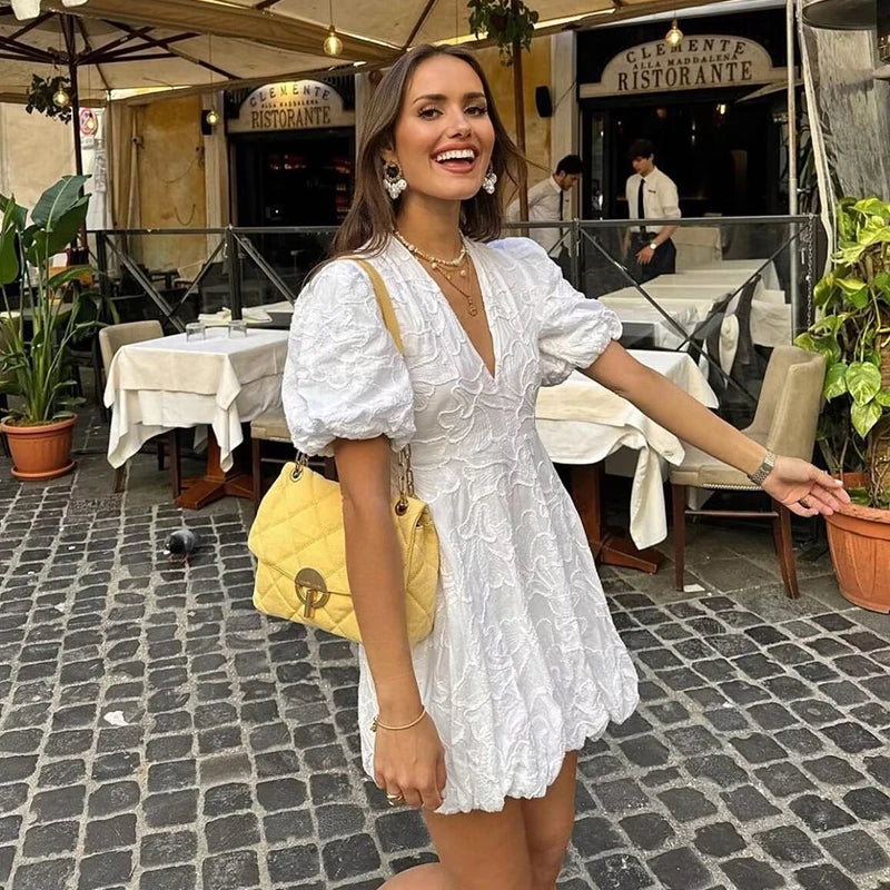 Robe Babydoll Blanche – Broderie Anglaise & Look Estival