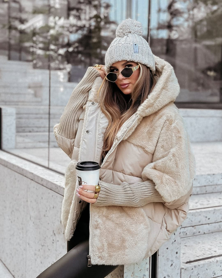 Veste en Fausse Fourrure avec Capuche | Douce & Élégante | Look Hivernal