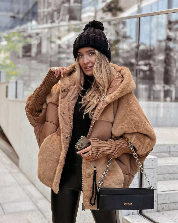 Veste en Fausse Fourrure avec Capuche | Douce & Élégante | Look Hivernal