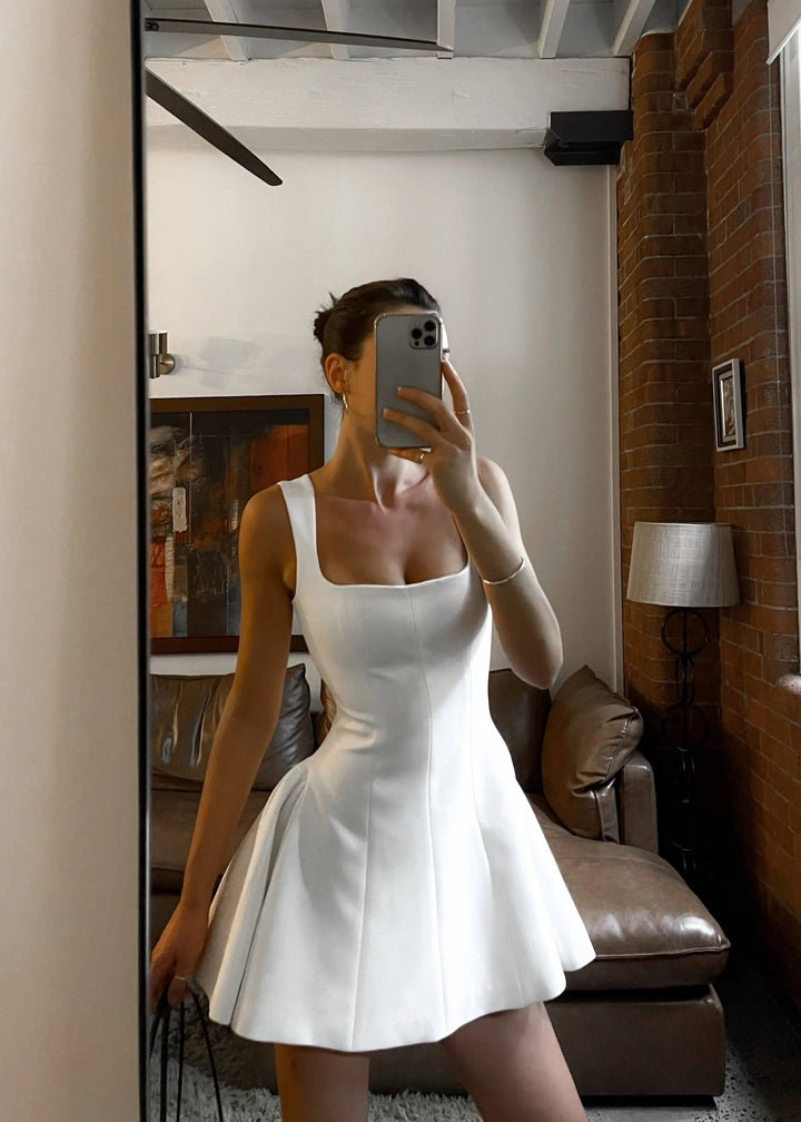 Divi | Robe patineuse à larges bretelles pour femmes
