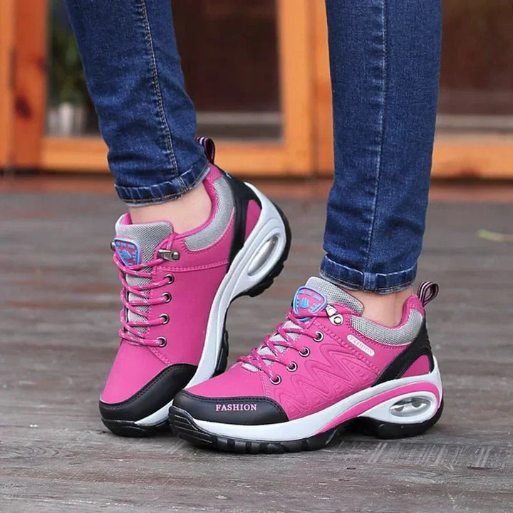 Baskets de Marche à Semelle Compensée | Sportives et Confortables | Look Dynamique