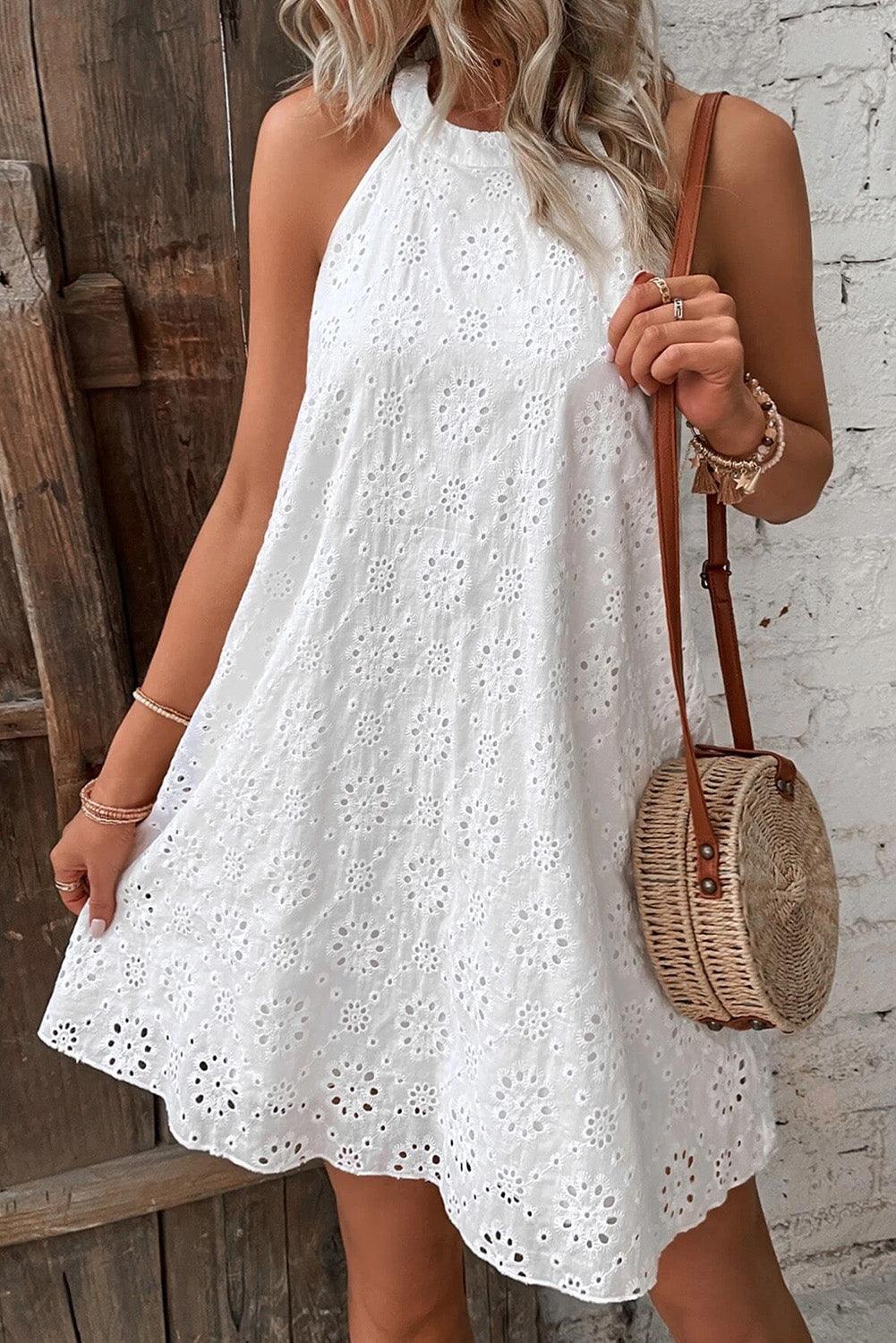 Robe Courte Pureté – Coupe Fluide & Broderie Blanche Romantique