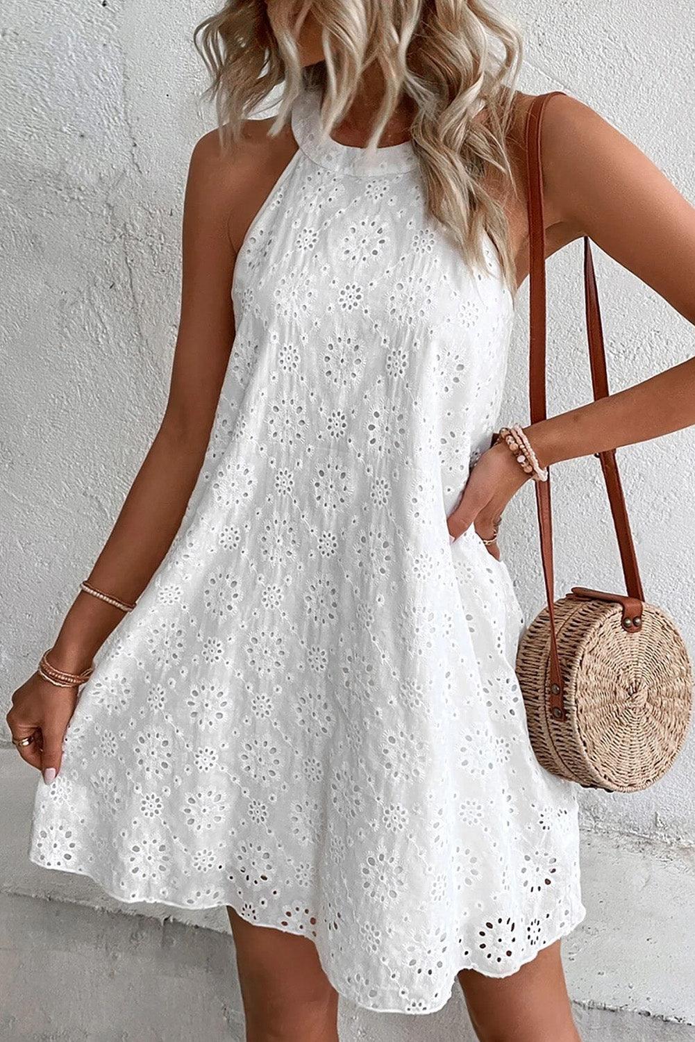 Robe Courte Pureté – Coupe Fluide & Broderie Blanche Romantique