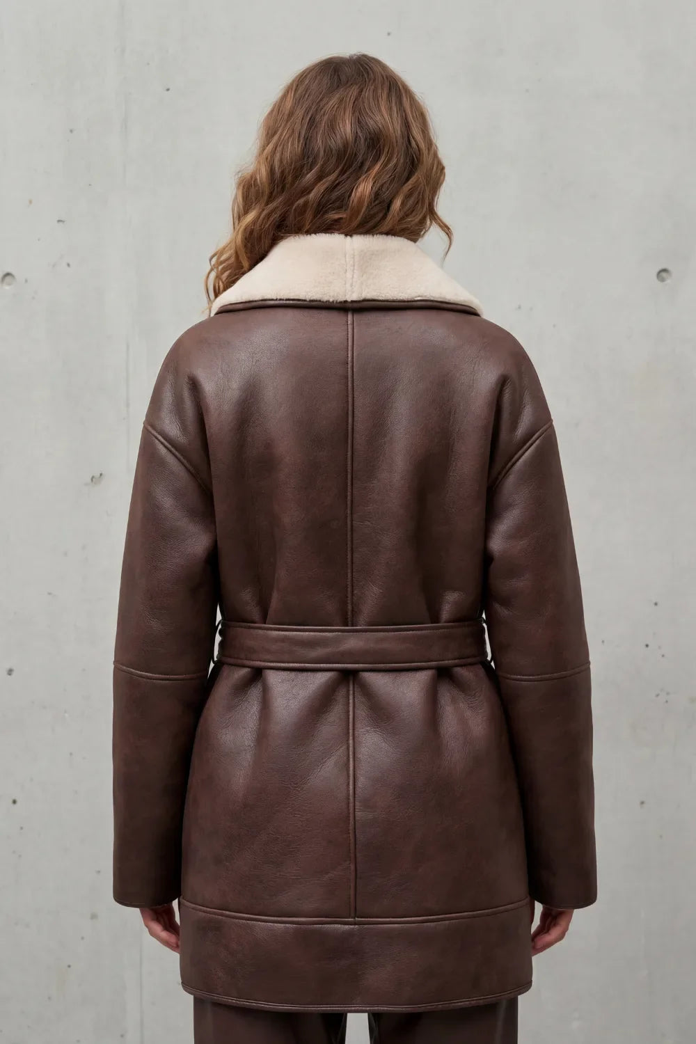 Manteau Enveloppant à Col Douillet