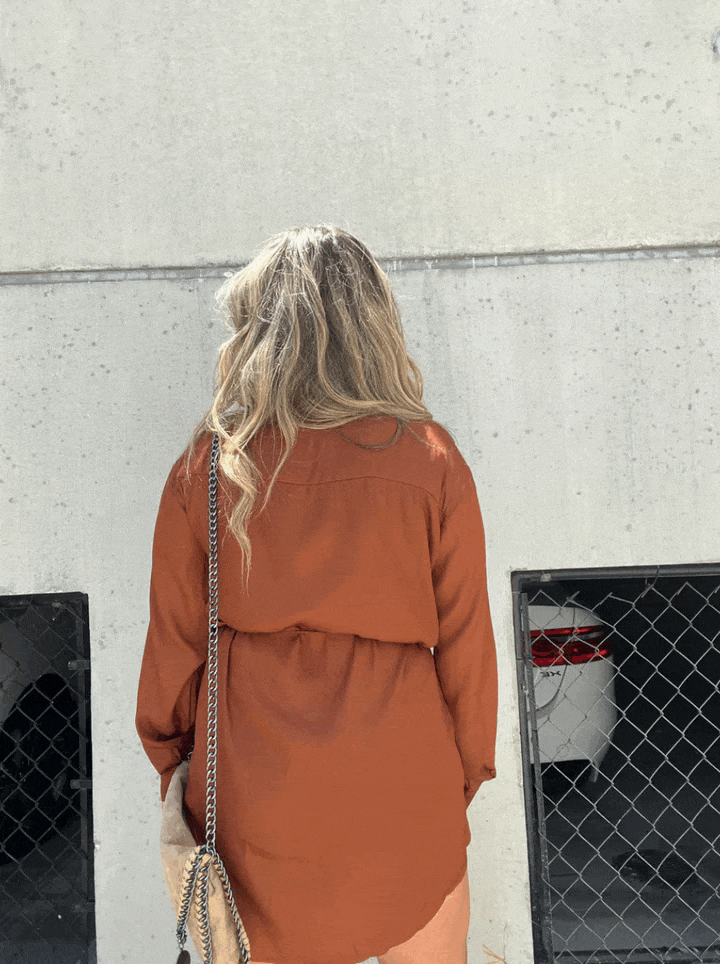 Blanche | Robe chemise courte avec taille marquée pour femmes