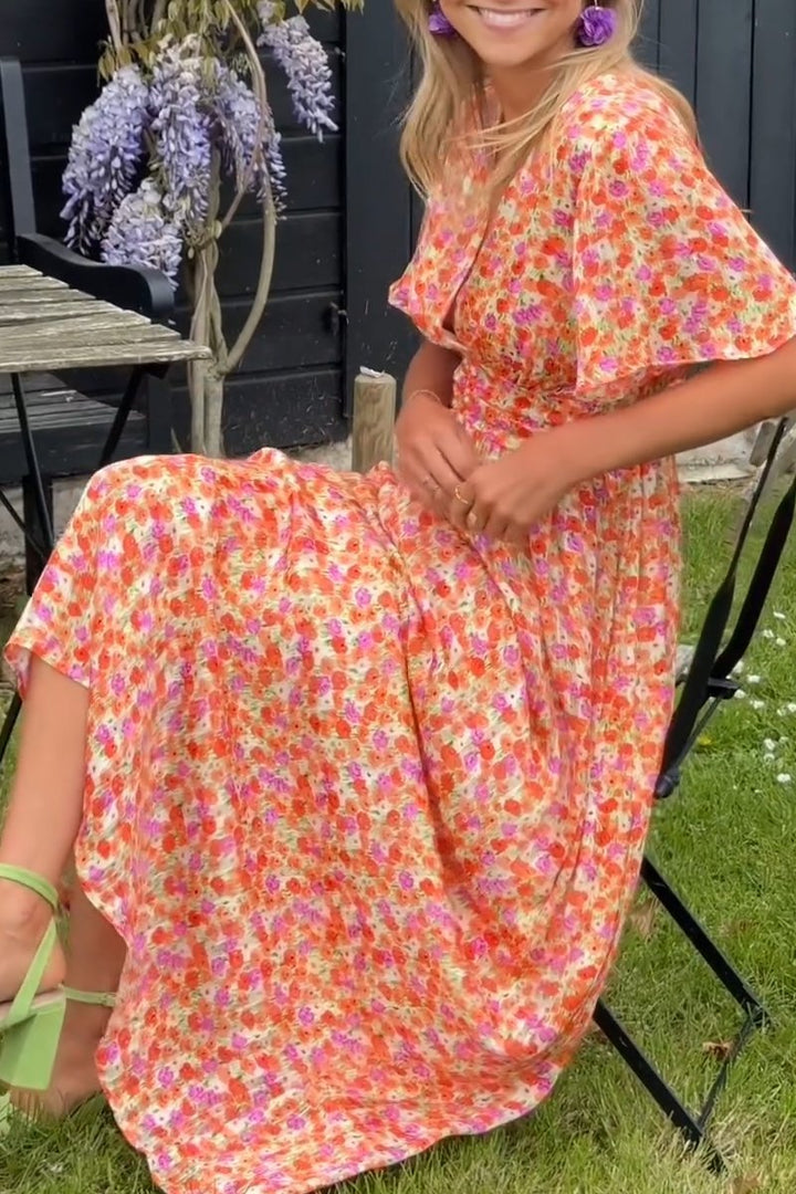 Robe Midi Fleurie Boutonnée – Coupe Légère & Look d’Été