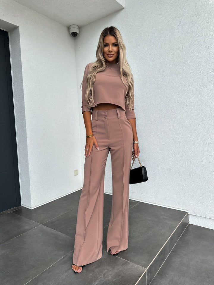 Ensemble Pantalon Évasé et Haut Court | Moderne et Élégant | Look Sophistiqué
