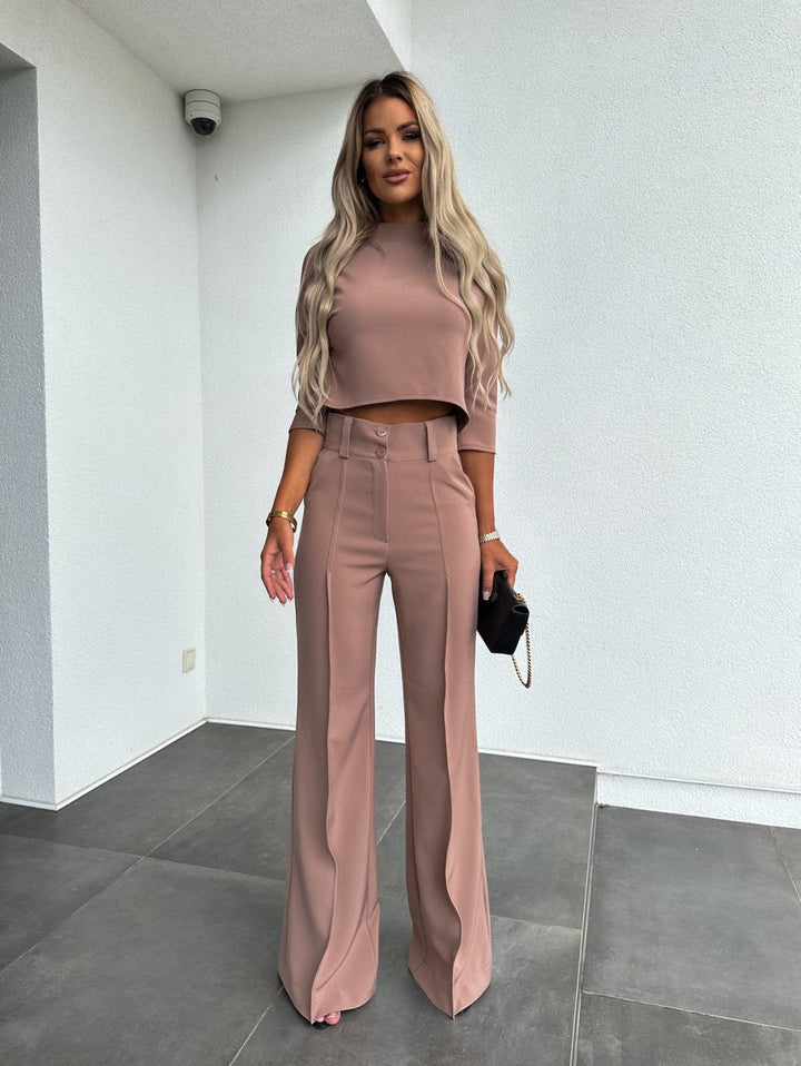 Ensemble Pantalon Évasé et Haut Court | Moderne et Élégant | Look Sophistiqué