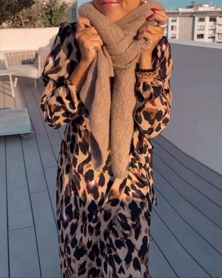 Edma | Robe midi à imprimé léopard avec col en V pour femmes