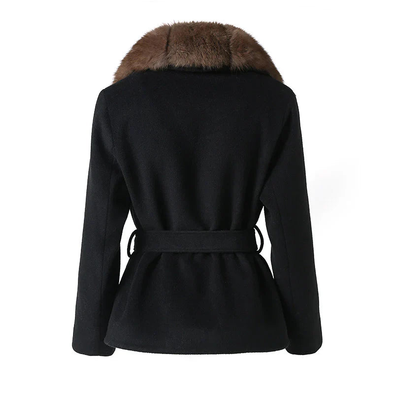Manteau Ceinturé à Col Douillet