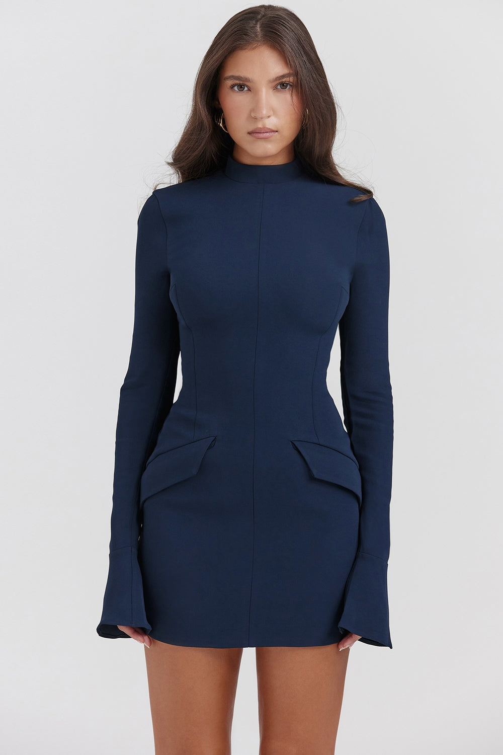 Robe Grace Midi – Coupe Structurée pour l’Automne-Hiver