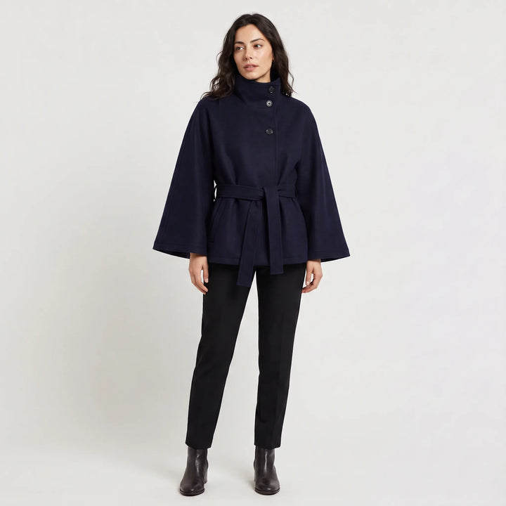 Manteau ceinturé à manches évasées