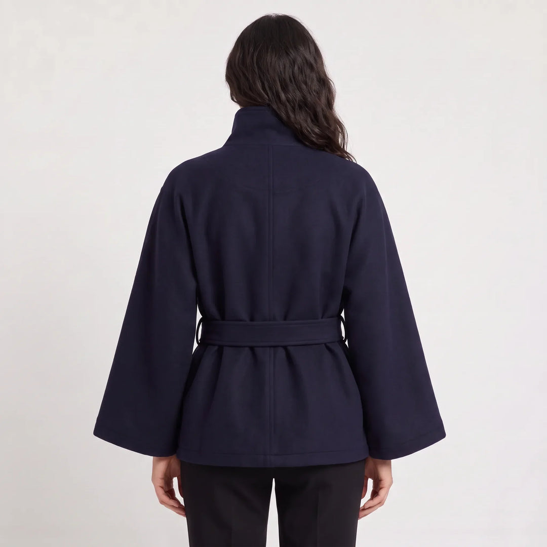 Manteau ceinturé à manches évasées