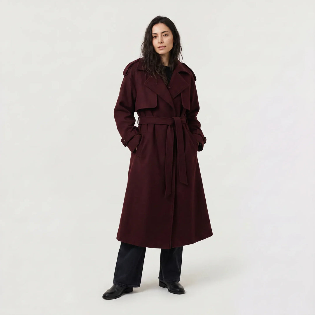 Manteau long ceinturé élégant – Bordeaux