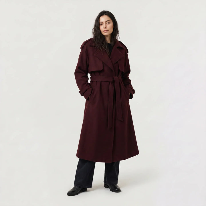 Manteau long ceinturé élégant – Bordeaux