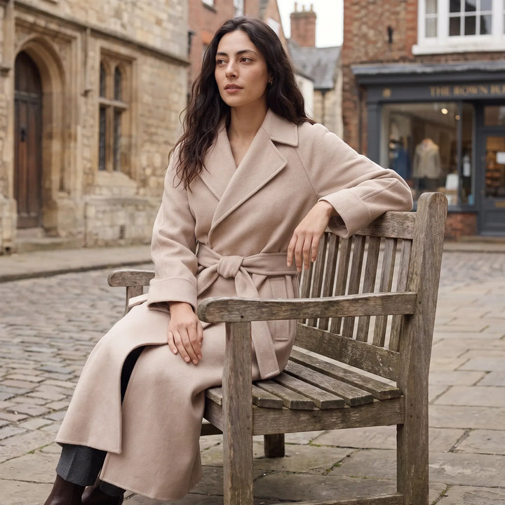 Manteau long élégant à nouer
