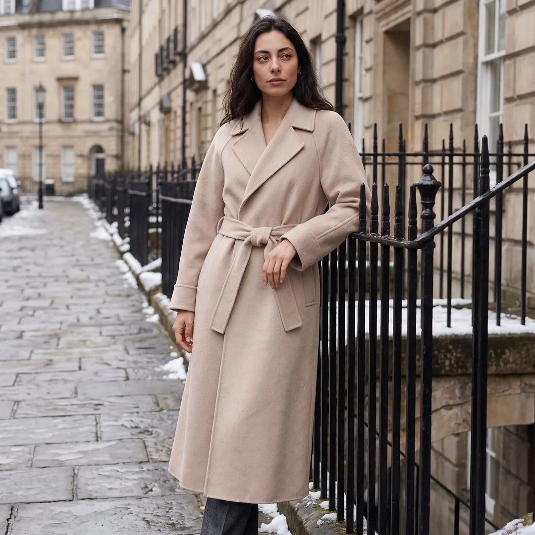 Manteau long élégant à nouer