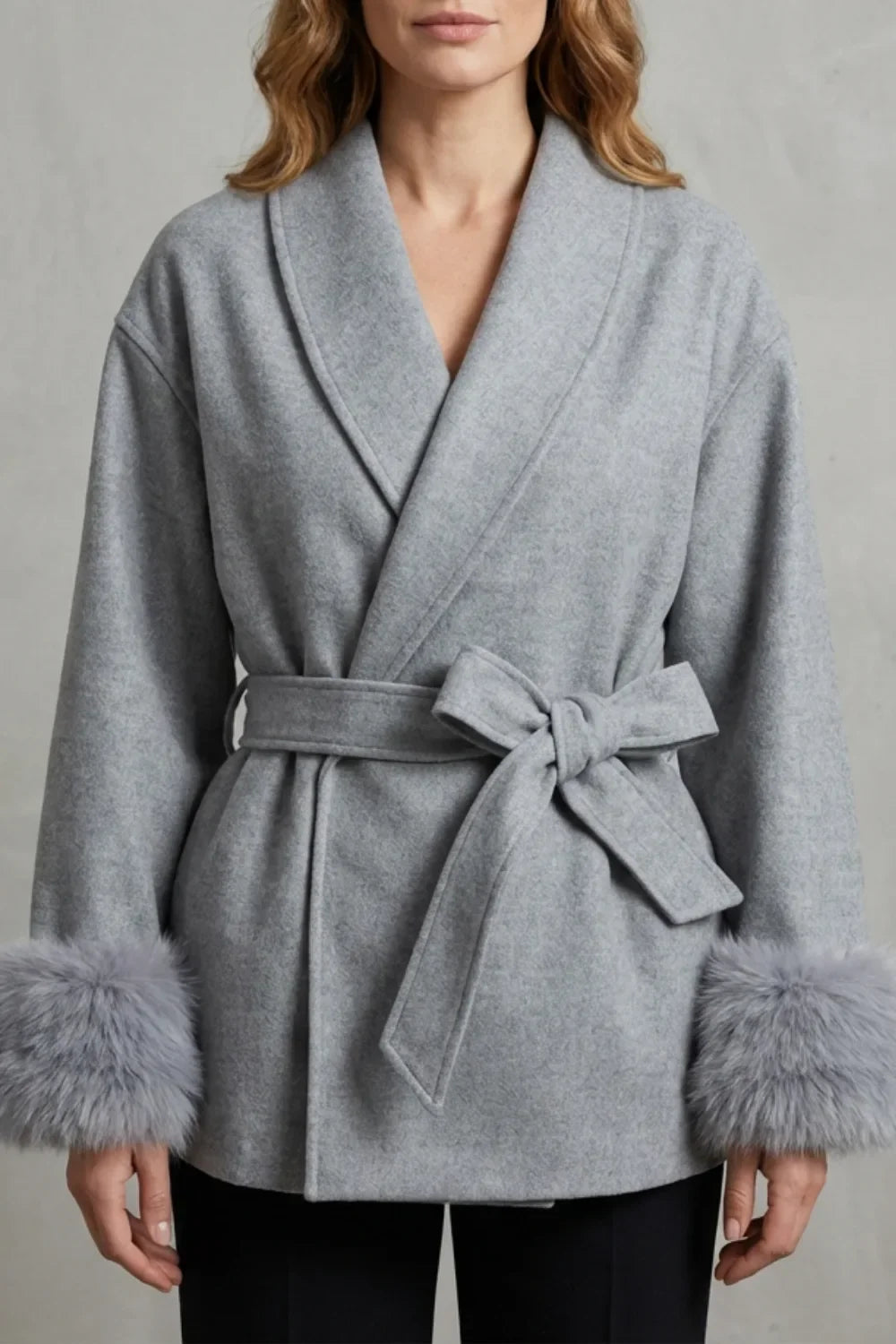 Manteau Portefeuille à Poignets Duveteux – Gris