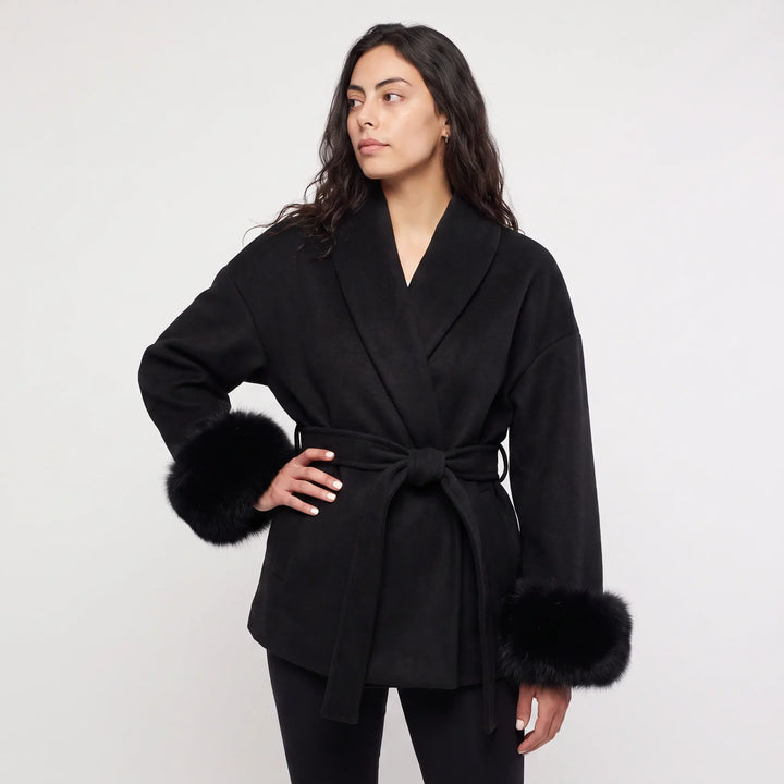 Manteau ceinturé à poignets élégants – Noir