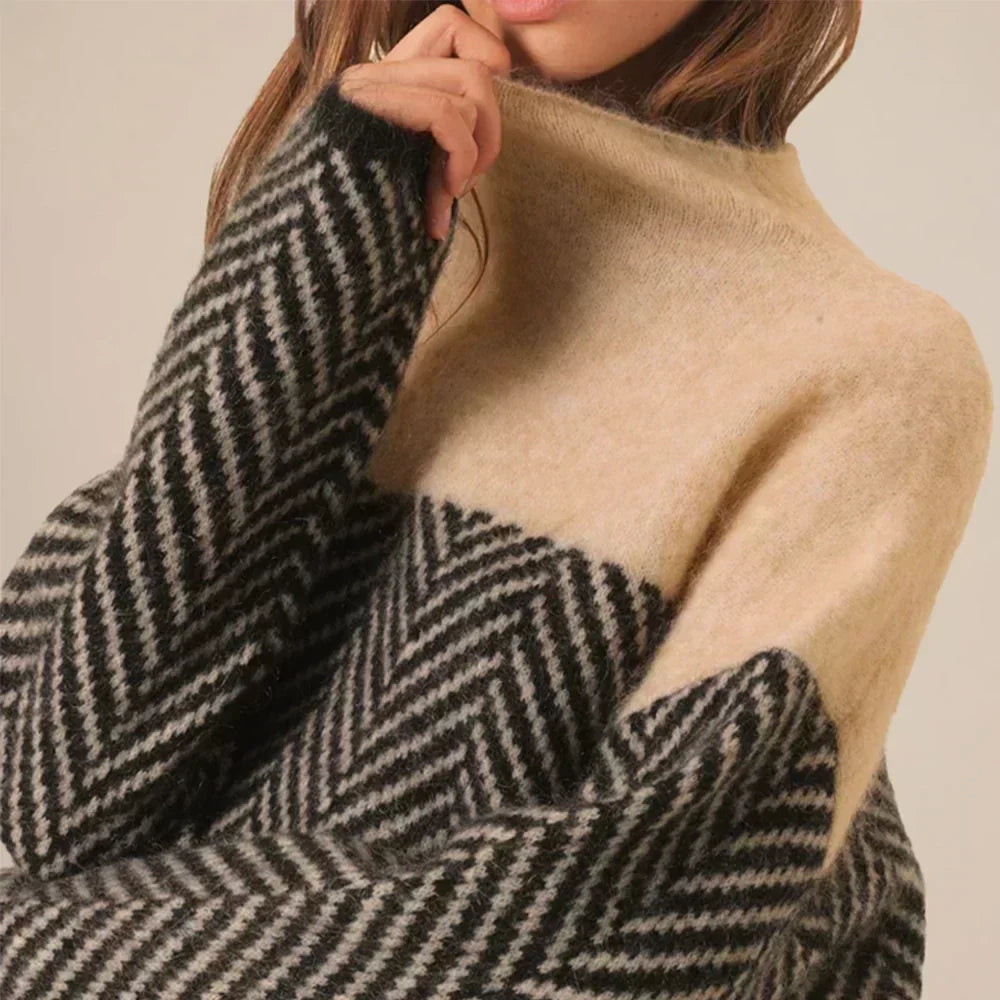 Pull bicolore à motif chevron
