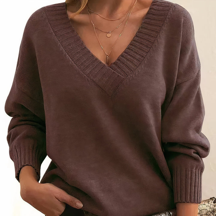 Pull Élégant à Col V Profond – Châtaigne
