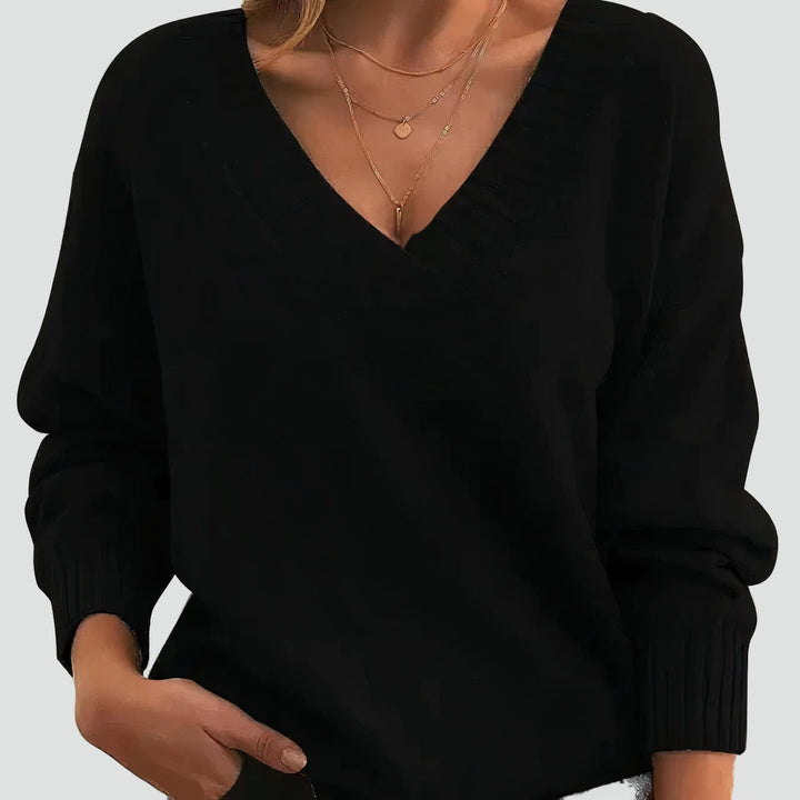 Pull Élégant à Col V Profond – Noir