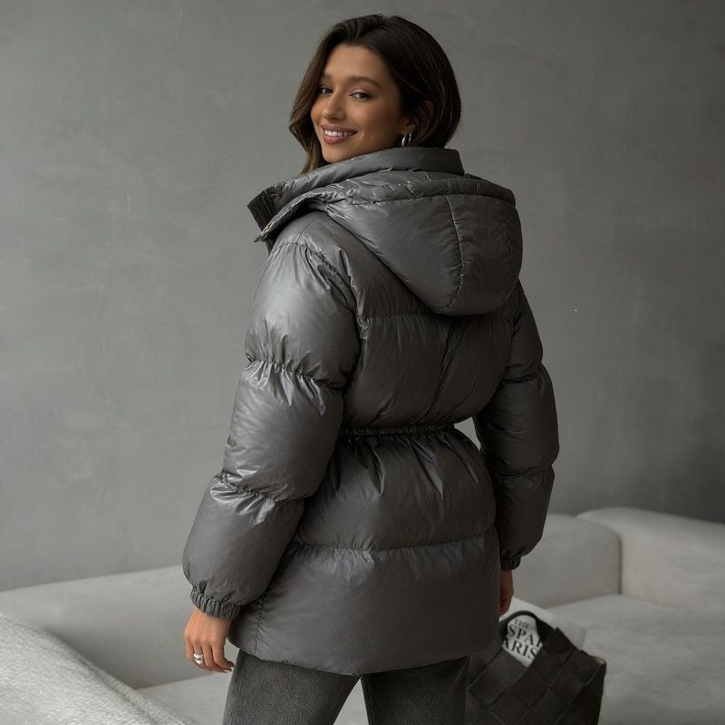 Robe Courte Cintrée à Capuche