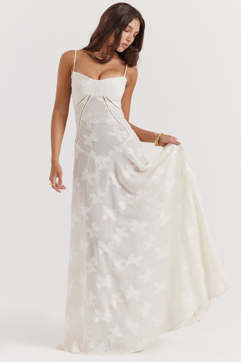 Robe Éclat Élégance – Coupe Fluide & Broderies Florales Chic