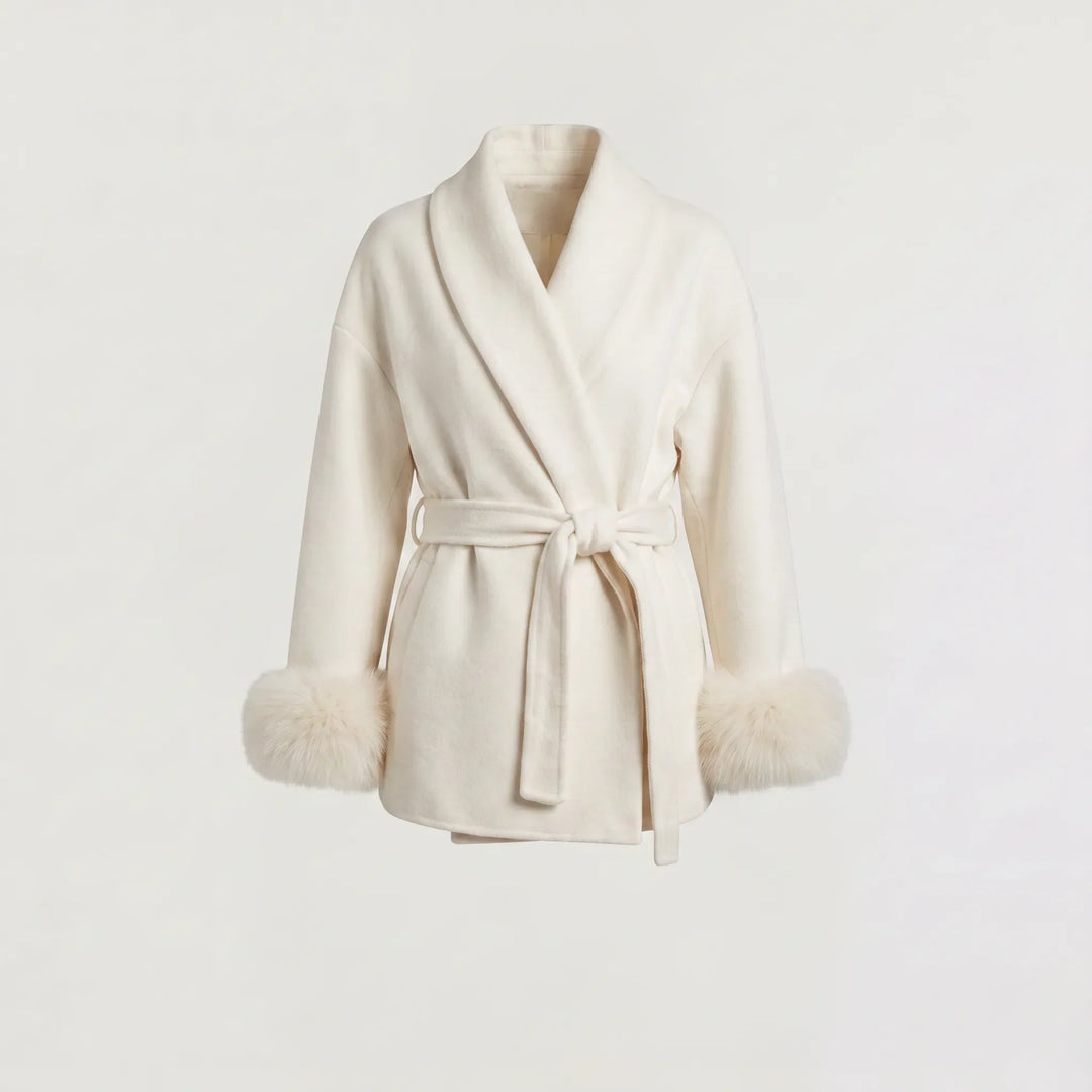 Manteau ceinturé à poignets élégants