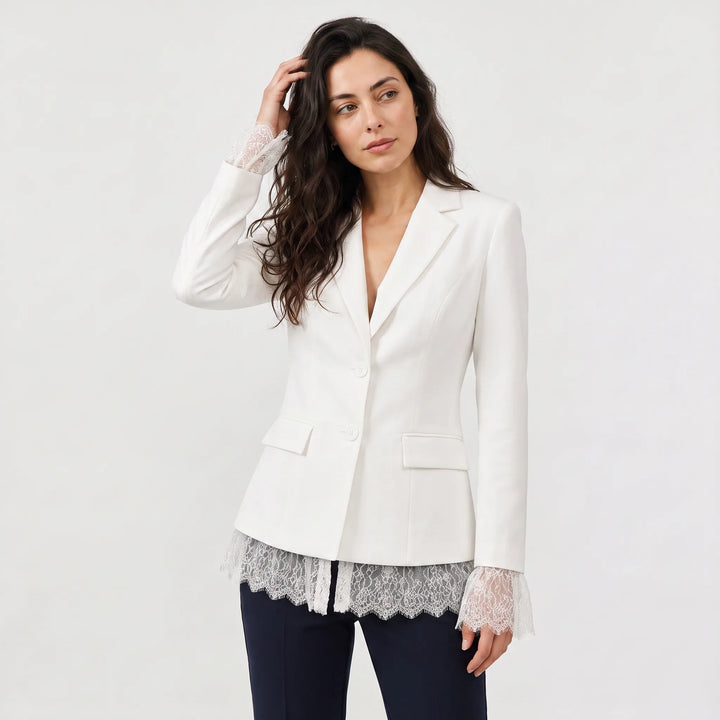 Veste cintrée à détails raffinés – Blanc