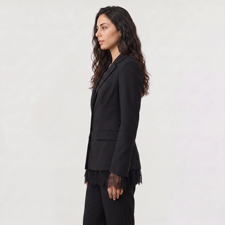 Veste cintrée à détails raffinés