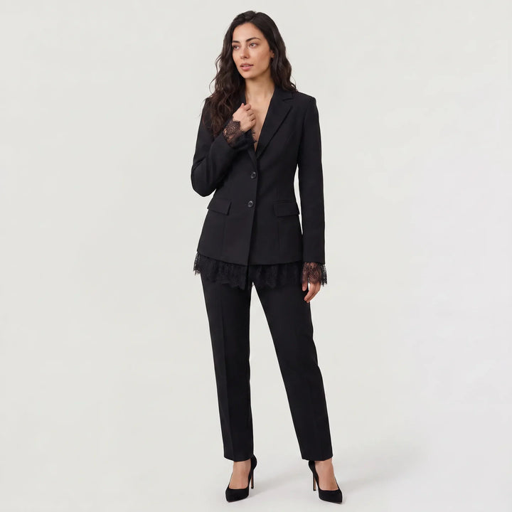 Veste cintrée à détails raffinés