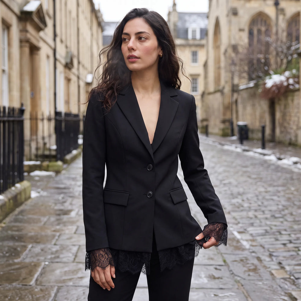 Veste cintrée à détails raffinés