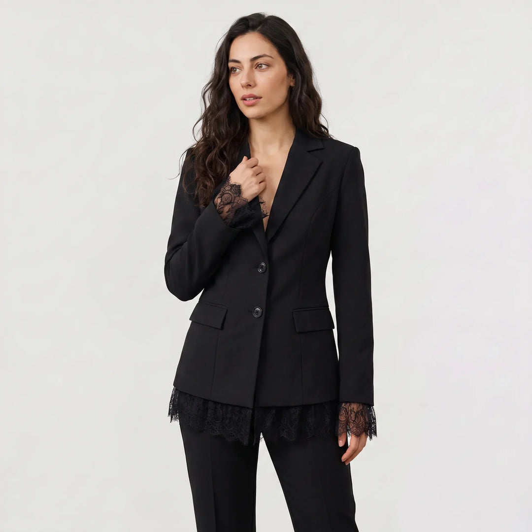 Veste cintrée à détails raffinés