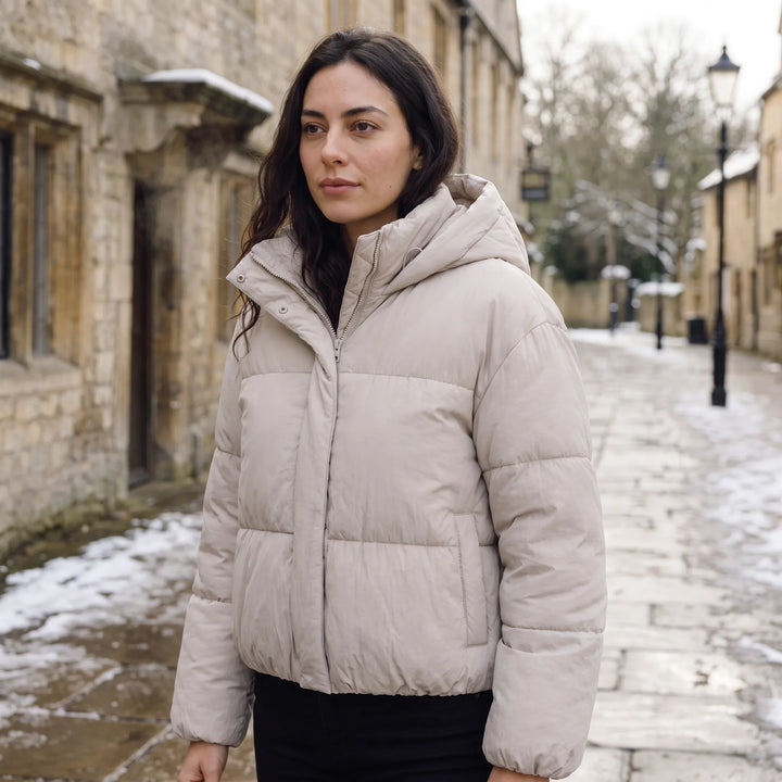 Veste courte bouffante à capuche