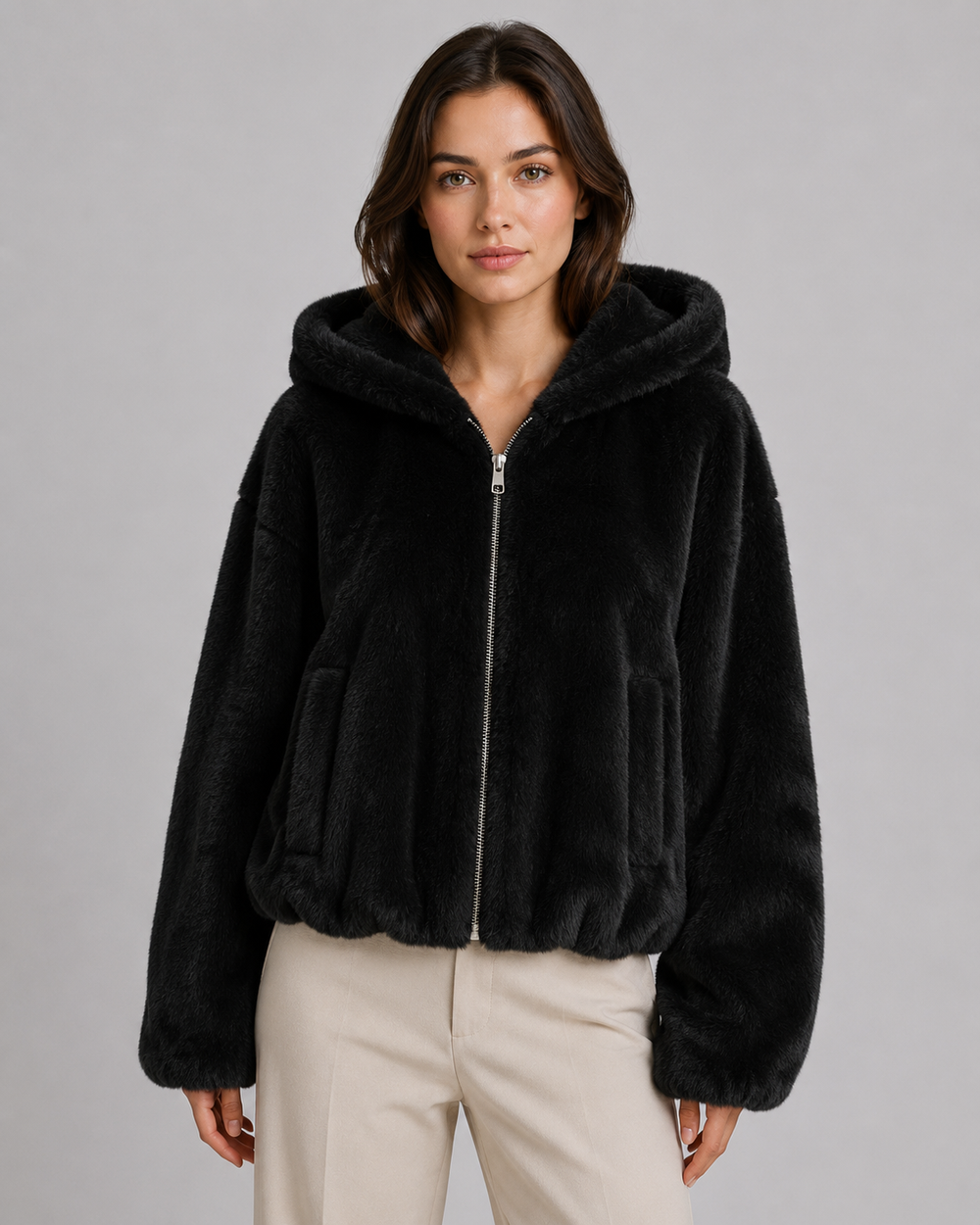 Veste Courte Enveloppante à Capuche – Noir
